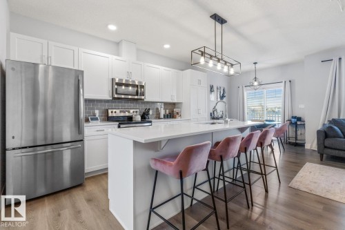 34 4835 Wright Drive, Edmonton, AB - Indoor Photo Showing Kitchen With Stainless Steel Kitchen With Upgraded Kitchen