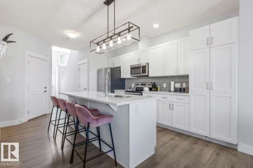 34 4835 Wright Drive, Edmonton, AB - Indoor Photo Showing Kitchen With Upgraded Kitchen