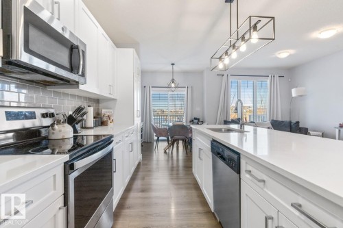 34 4835 Wright Drive, Edmonton, AB - Indoor Photo Showing Kitchen With Upgraded Kitchen