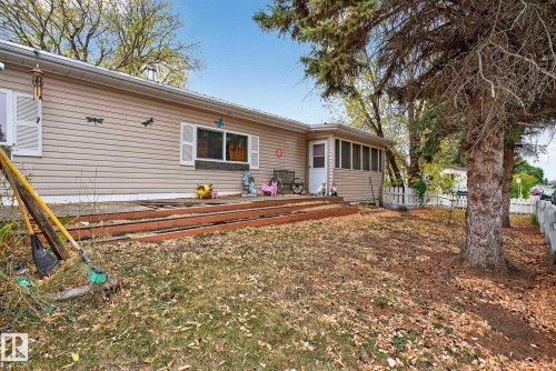 18 305 Calahoo Road, Spruce Grove, AB - Outdoor
