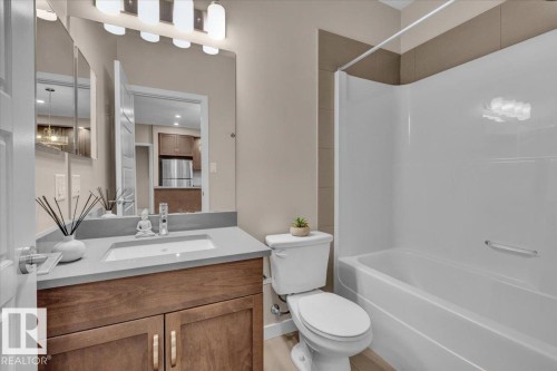 227 1008 Rosenthal Boulevard, Edmonton, AB - Indoor Photo Showing Bathroom