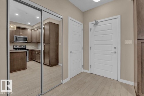 227 1008 Rosenthal Boulevard, Edmonton, AB - Indoor