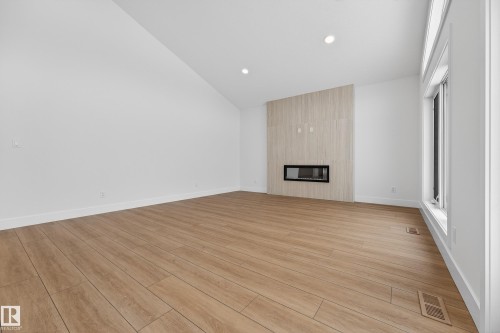 7093 Kiviaq Crescent, Edmonton, AB - Indoor Photo Showing Other Room