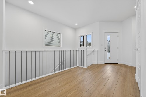 7093 Kiviaq Crescent, Edmonton, AB - Indoor Photo Showing Other Room