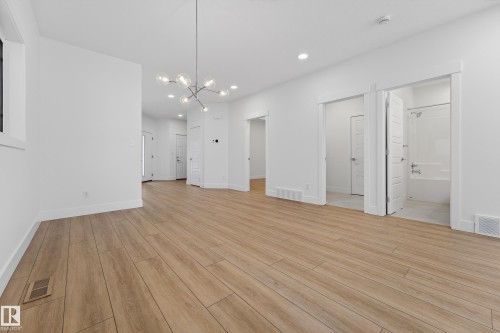 7093 Kiviaq Crescent, Edmonton, AB - Indoor Photo Showing Other Room