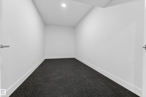7093 Kiviaq Crescent, Edmonton, AB - Indoor Photo Showing Other Room