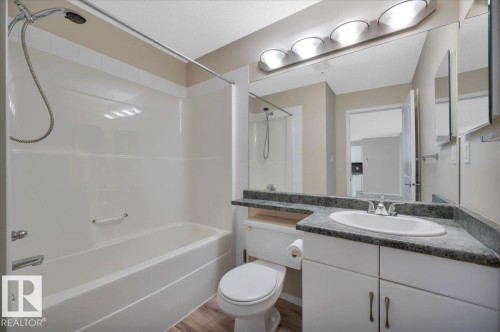 313 2098 Blackmud Creek Drive, Edmonton, AB - Indoor Photo Showing Bathroom