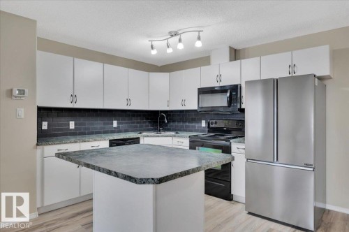 313 2098 Blackmud Creek Drive, Edmonton, AB - Indoor Photo Showing Kitchen