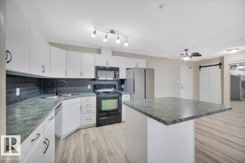 313 2098 Blackmud Creek Drive, Edmonton, AB - Indoor Photo Showing Kitchen