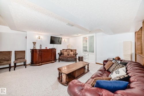 17416 53 Avenue, Edmonton, AB - Indoor Photo Showing Living Room