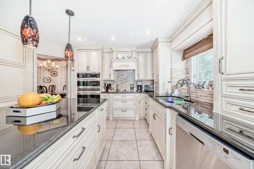 17416 53 Avenue, Edmonton, AB - Indoor Photo Showing Kitchen With Upgraded Kitchen