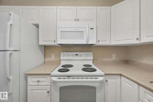 216 13625 34 Street, Edmonton, AB - Indoor Photo Showing Kitchen
