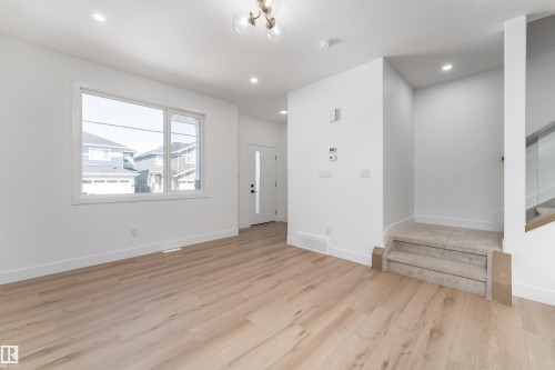 3117 Magpie Way, Edmonton, AB - Indoor Photo Showing Other Room