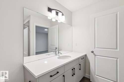 309 26 Street, Edmonton, AB - Indoor Photo Showing Bathroom
