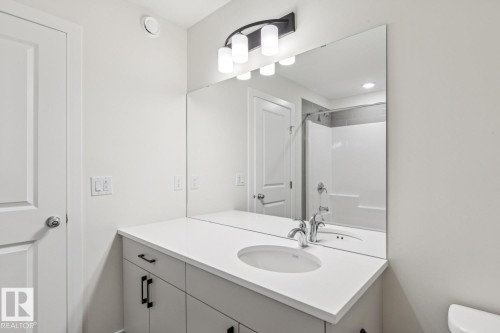 309 26 Street, Edmonton, AB - Indoor Photo Showing Bathroom