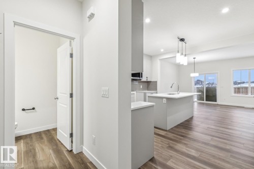 309 26 Street, Edmonton, AB - Indoor