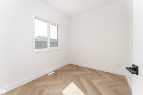 3127 Magpie Way, Edmonton, AB - Indoor Photo Showing Other Room