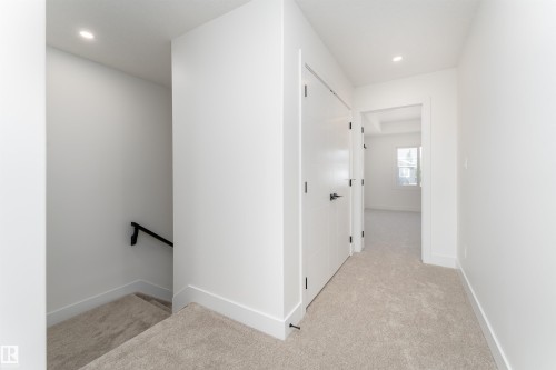 3127 Magpie Way, Edmonton, AB - Indoor Photo Showing Other Room