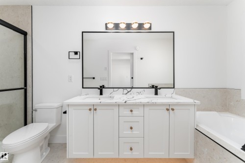 3127 Magpie Way, Edmonton, AB - Indoor Photo Showing Bathroom