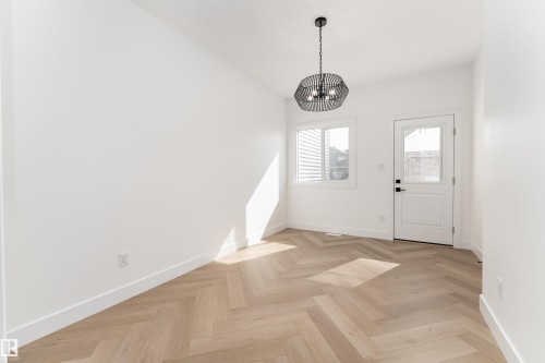 3127 Magpie Way, Edmonton, AB - Indoor Photo Showing Other Room