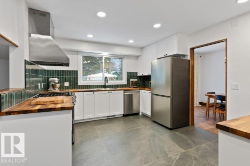 13 Glenwood Crescent, St. Albert, AB - Indoor Photo Showing Kitchen