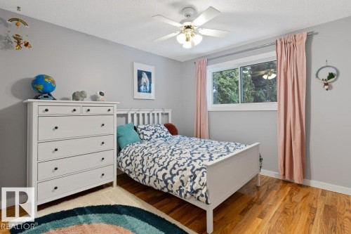 13 Glenwood Crescent, St. Albert, AB - Indoor Photo Showing Bedroom
