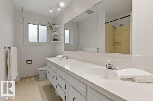 13 Glenwood Crescent, St. Albert, AB - Indoor Photo Showing Bathroom
