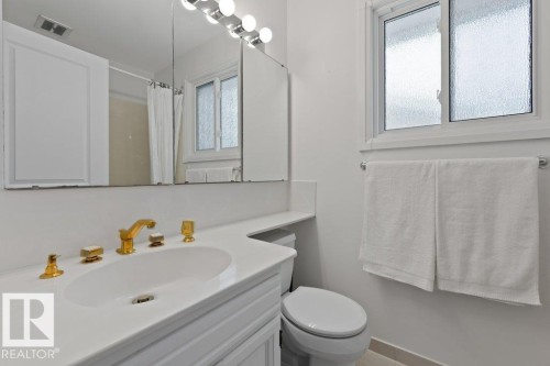 13 Glenwood Crescent, St. Albert, AB - Indoor Photo Showing Bathroom