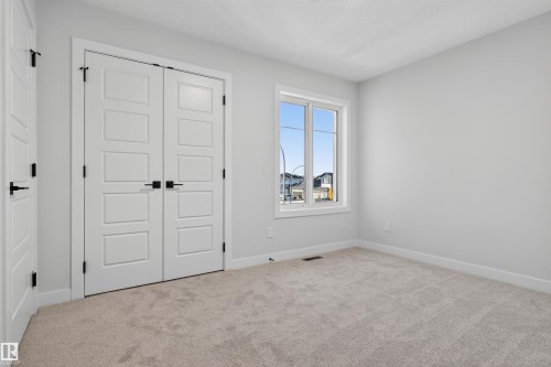 17 Hull Wynd, Spruce Grove, AB - Indoor Photo Showing Other Room