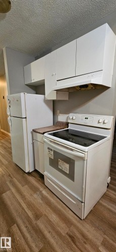 108 3720 118 Avenue, Edmonton, AB - Indoor Photo Showing Kitchen
