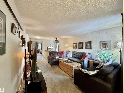 1035 109 St, Edmonton, AB - Indoor Photo Showing Living Room