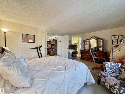 1035 109 St, Edmonton, AB - Indoor Photo Showing Bedroom