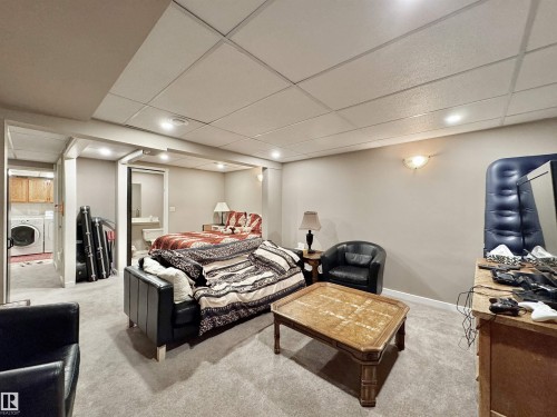 1035 109 St, Edmonton, AB - Indoor