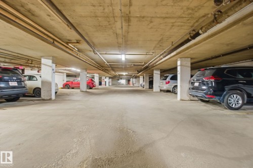 101 11115 80 Avenue, Edmonton, AB - Indoor Photo Showing Garage