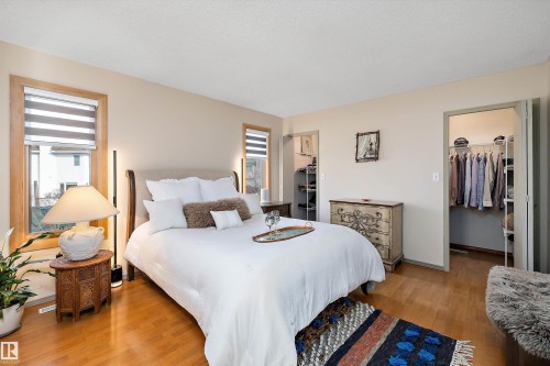 1060 Wedgewood Boulevard, Edmonton, AB - Indoor Photo Showing Bedroom