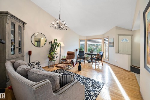 1060 Wedgewood Boulevard, Edmonton, AB - Indoor