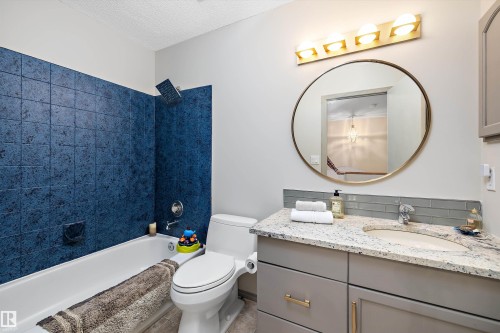 1060 Wedgewood Boulevard, Edmonton, AB - Indoor Photo Showing Bathroom