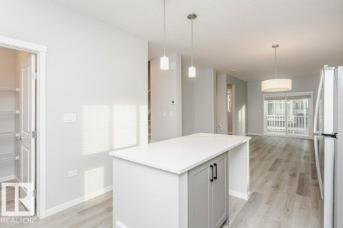 101 320 Secord Boulevard, Edmonton, AB - Indoor Photo Showing Kitchen