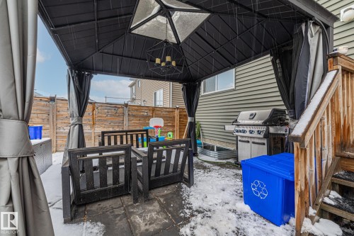 384 Charlesworth Drive, Edmonton, AB - Outdoor With Exterior