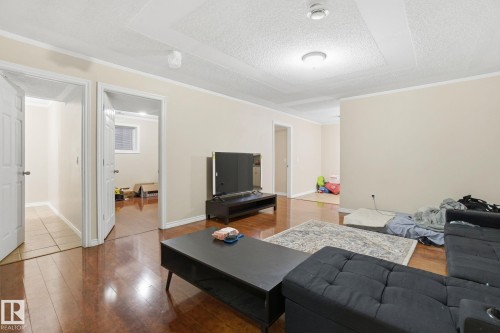 3316 24 Avenue, Edmonton, AB - Indoor Photo Showing Living Room