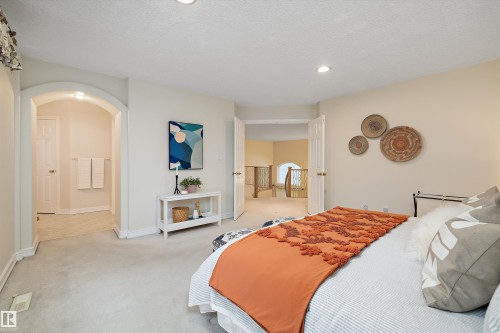 318 Darlington Crescent, Edmonton, AB - Indoor Photo Showing Bedroom