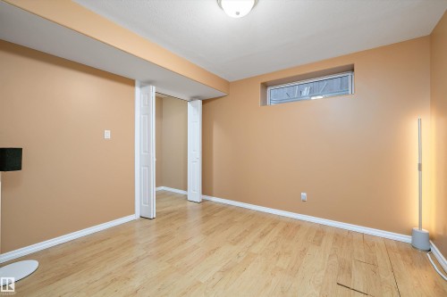 318 Darlington Crescent, Edmonton, AB - Indoor Photo Showing Other Room
