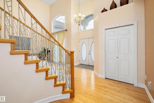 318 Darlington Crescent, Edmonton, AB - Indoor Photo Showing Other Room