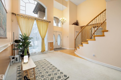 318 Darlington Crescent, Edmonton, AB - Indoor Photo Showing Other Room