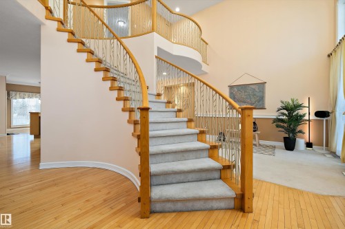 318 Darlington Crescent, Edmonton, AB - Indoor Photo Showing Other Room