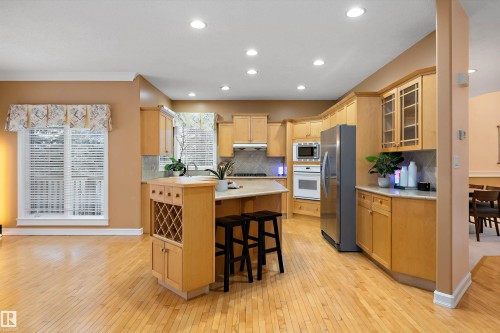 318 Darlington Crescent, Edmonton, AB - Indoor Photo Showing Other Room