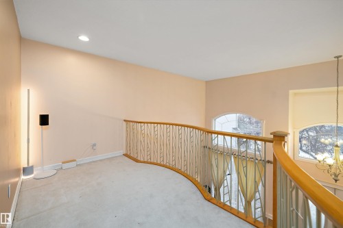 318 Darlington Crescent, Edmonton, AB - Indoor Photo Showing Other Room