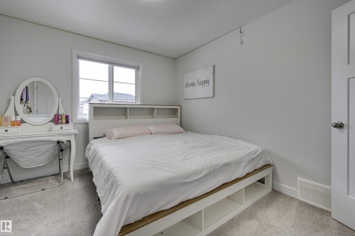 7234 Chivers Place, Edmonton, AB - Indoor Photo Showing Bedroom