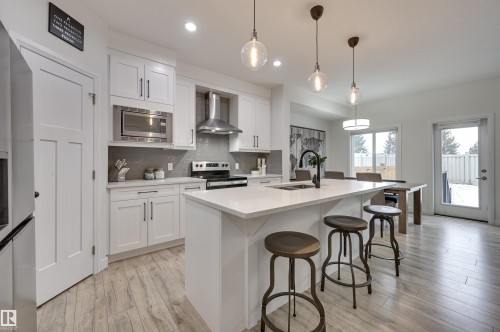 7234 Chivers Place, Edmonton, AB - Indoor Photo Showing Kitchen With Double Sink With Upgraded Kitchen