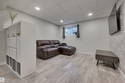 7234 Chivers Place, Edmonton, AB - Indoor